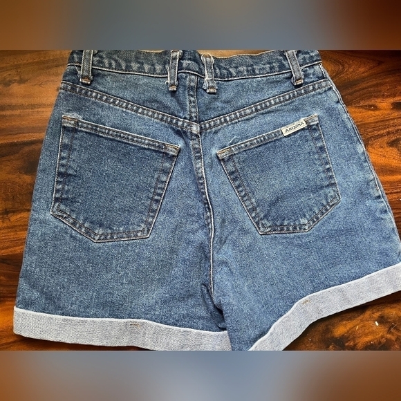 Vintage Arizona Double Button Blue Denim Cuffed Jean Shorts Juniors Size 9 EUC - Picture 2 of 5